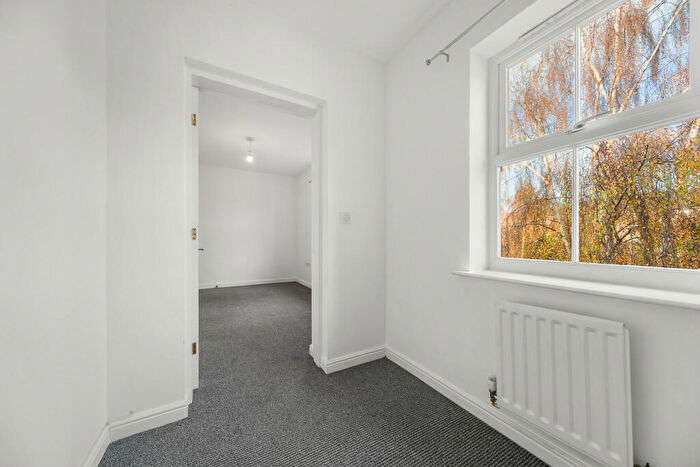 2 Bedroom Apartment To Rent In Mansion Gate Mews, Chapel Allerton, Leeds, LS7