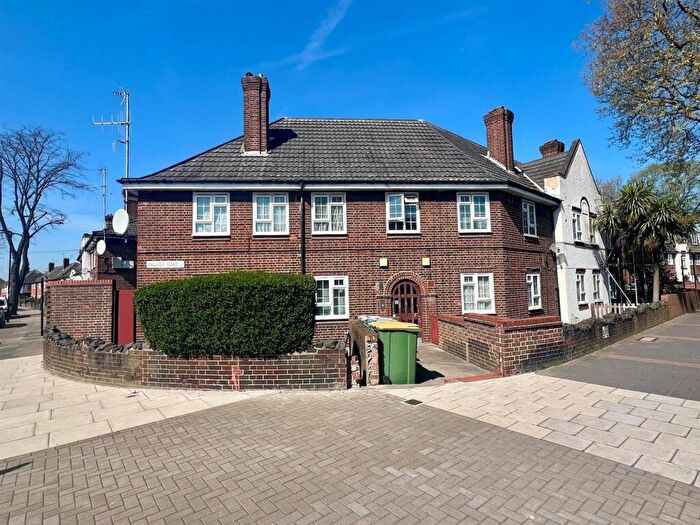 1 Bedroom Flat For Sale In Prince Regent Lane, London, E13