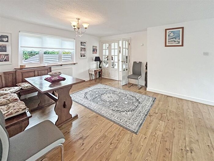 4 Bedroom Detached House For Sale In Chudleigh, Newton Abbot, TQ13