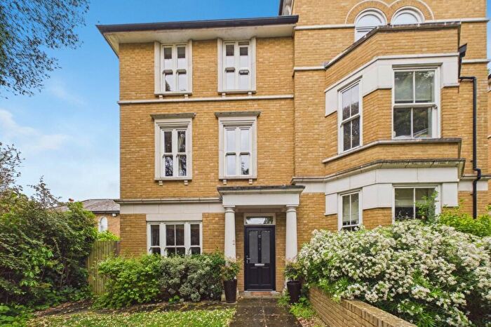 4 Bedroom Semi Detached House To Rent In Folly Hill Gardens, Maidenhead, Berkshire, SL6