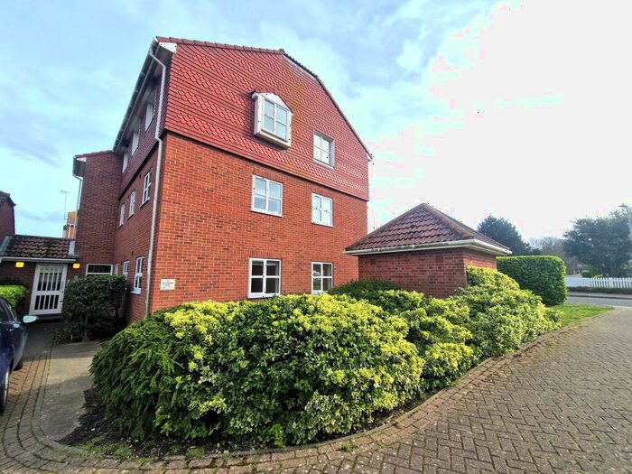 2 Bedroom Apartment To Rent In Westmarsh Drive, Palm Bay, CT9