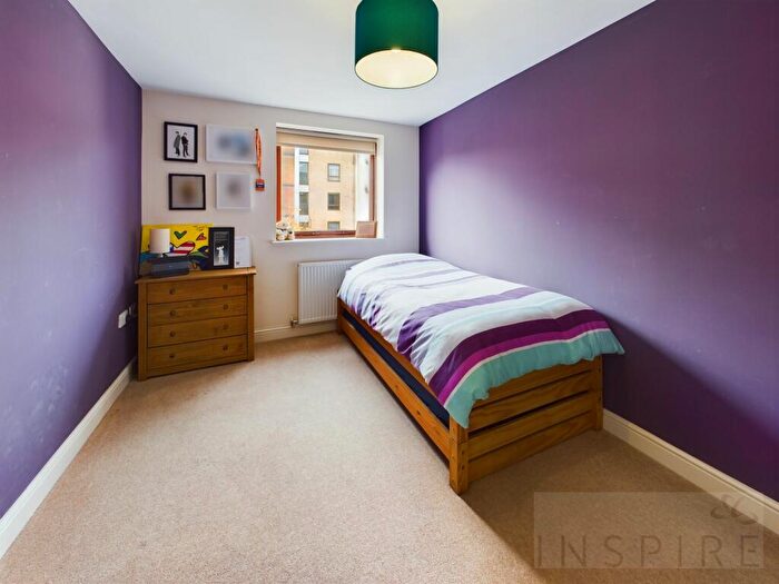 2 Bedroom Flat For Sale In Commonwealth Drive, Howlands Court, RH10