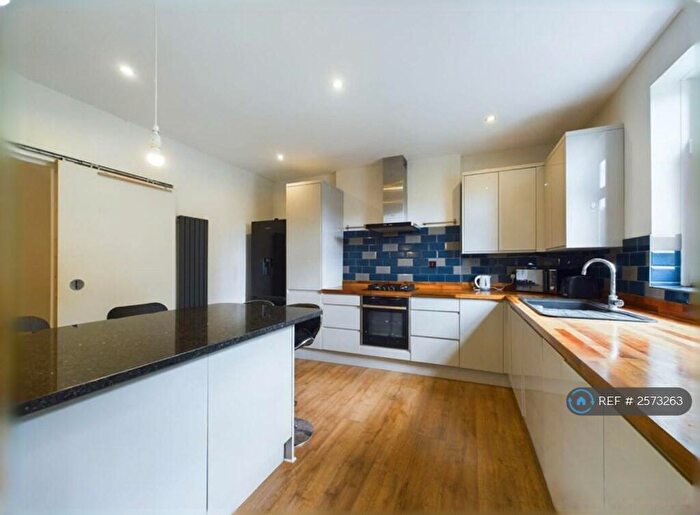 2 Bedroom Flat To Rent In Croham Road, South Croydon, CR2