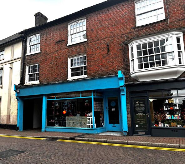 1 Bedroom Apartment To Rent In High Street, Tring, HP23