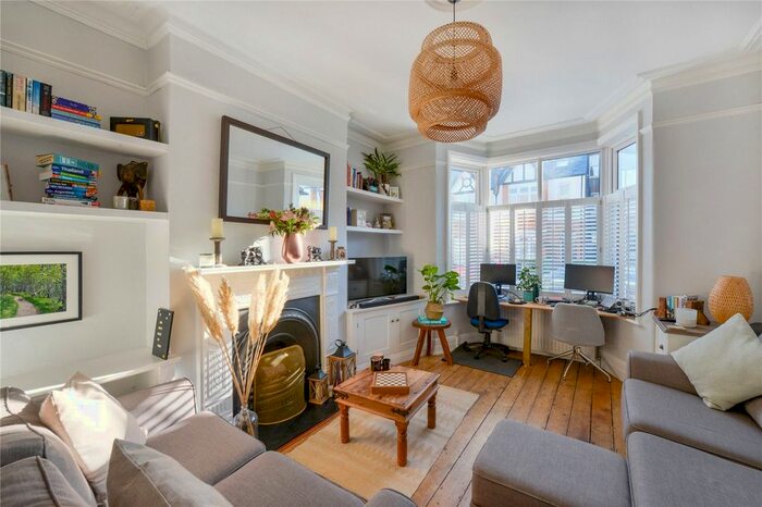 1 Bedroom Flat To Rent In Ribblesdale Road, London, SW16