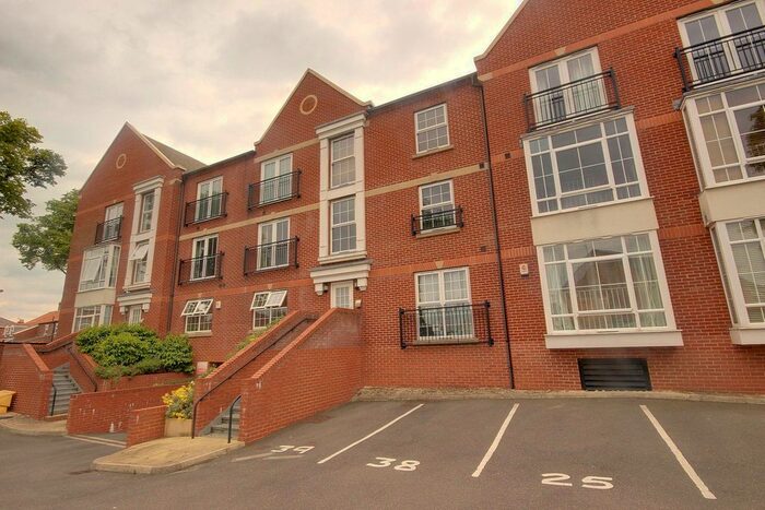 2 Bedroom Flat To Rent In Mill Lane, Beverley, East Riding Of Yorkshire, Uk, HU17