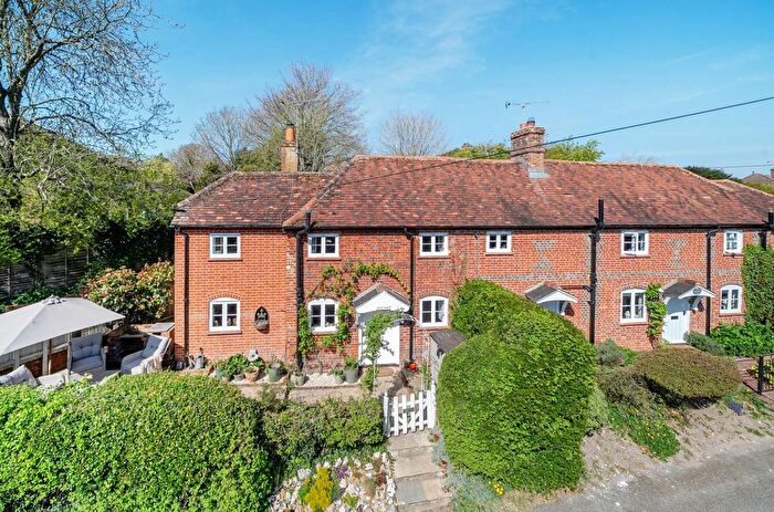 2 Bedroom Property For Sale In Gaston Lane, South Warnborough, Hook, RG29