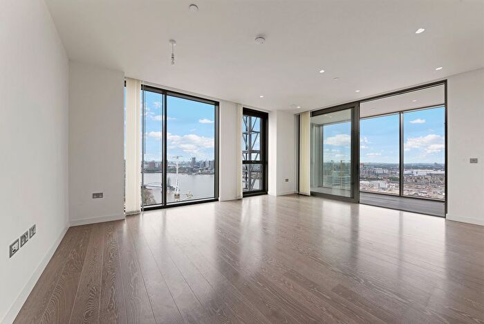 3 Bedroom Flat For Sale In The Lighterman, Pilot Walk, Lower Riverside, Greenwich Peninsula, SE10