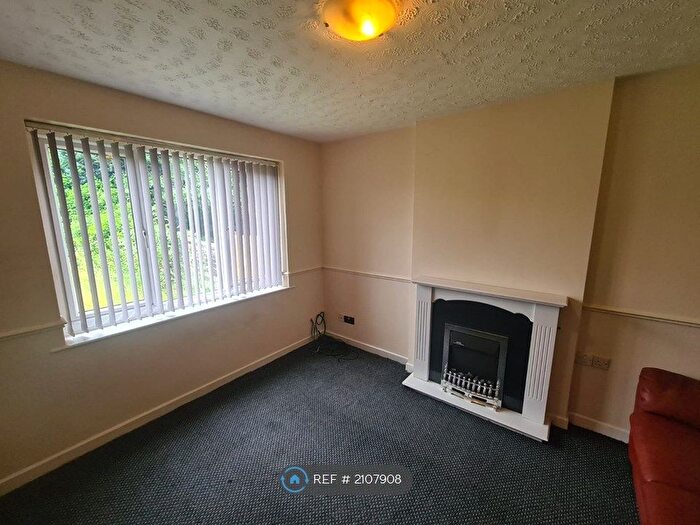 1 Bedroom Semi-Detached House To Rent In Freshwinds Court, Oldham, OL4