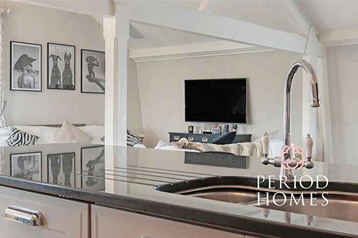 2 Bedroom Duplex For Sale In Market Place, Ingatestone, CM4