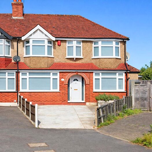 Studio To Rent In Mapleton Crescent, Enfield, EN3