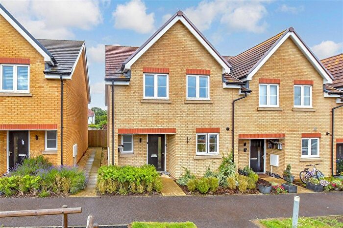 4 Bedroom End Of Terrace House For Sale In Corden Place, Codmore Hill, Pulborough, West Sussex, RH20