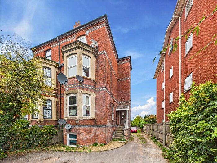 1 Bedroom Apartment For Sale In Barnwood Road, Gloucester, Gloucestershire, GL2