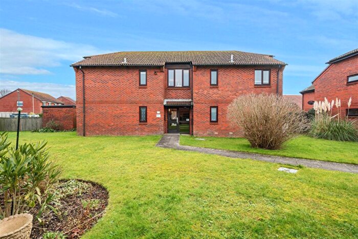 1 Bedroom Retirement Property For Sale In Meadow Court, Bognor Regis, PO22