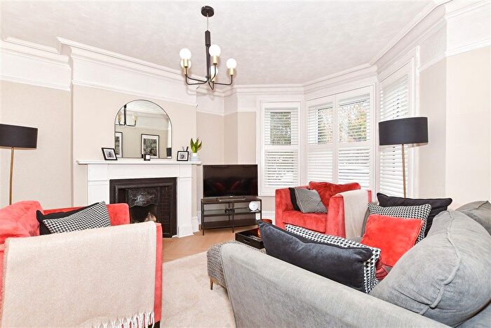 3 Bedroom Terraced House For Sale In Hastings Road, Maidstone, Kent, ME15