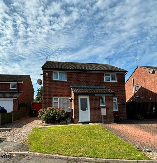 2 Bedroom Semi-Detached House To Rent In Gorse Close, Overslade, Rugby, CV22