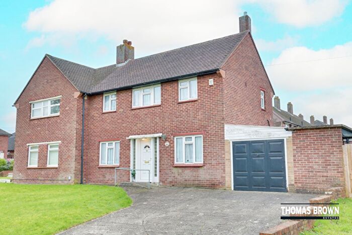 3 Bedroom Semi Detached House For Sale In Arundel Drive, Orpington, BR6