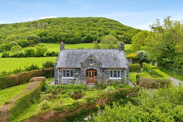 3 Bedroom Cottage For Sale In Sunnyside, Abergwyngregyn, Llanfairfechan, Conwy, LL33