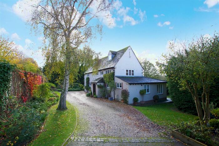 4 Bedroom Detached House For Sale In Church Lane, Stanton Fitzwarren, Swindon, SN6