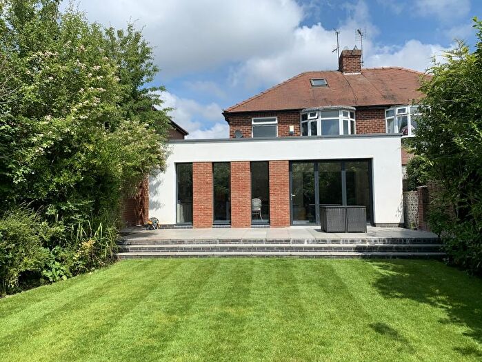 3 Bedroom Semi-Detached House For Sale In Middlethorpe Grove, York, YO24