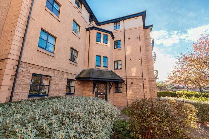 3 Bedroom Flat To Rent In Russell Gardens, Roseburn, Edinburgh, EH12
