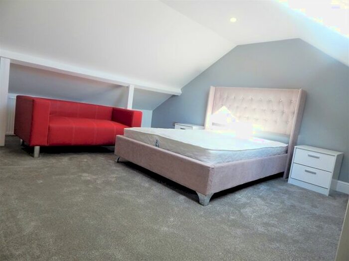 4 Bedroom Flat To Rent In Kettering Street, Streatham, Wandsworth, SW16