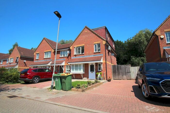 4 Bedroom Property To Rent In Vulcan Close, London, E6