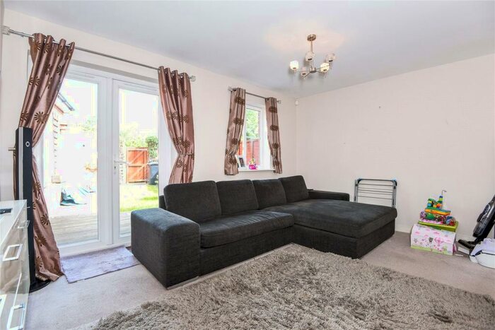 3 Bedroom Town House To Rent In Ducketts Mead, Shinfield, Reading, Berkshire, RG2