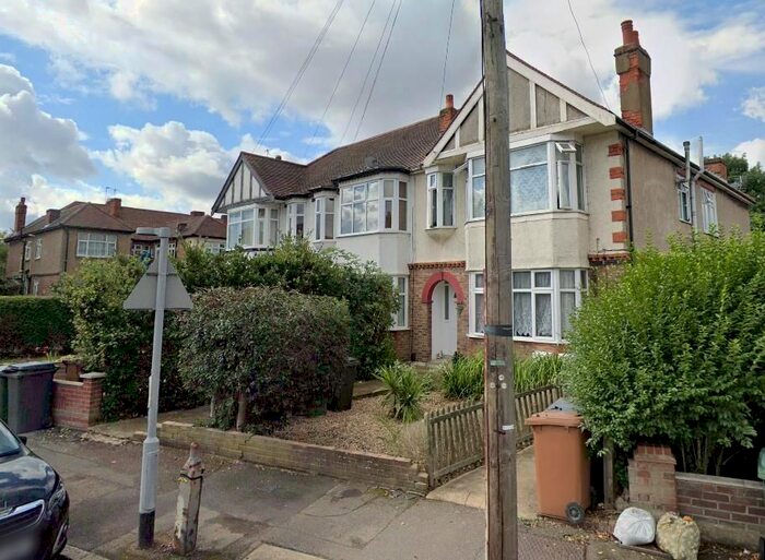 3 Bedroom Flat To Rent In Lambourne Gardens, London, E4
