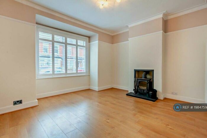 3 Bedroom End Of Terrace House To Rent In Lansdowne Road, Purley, CR8