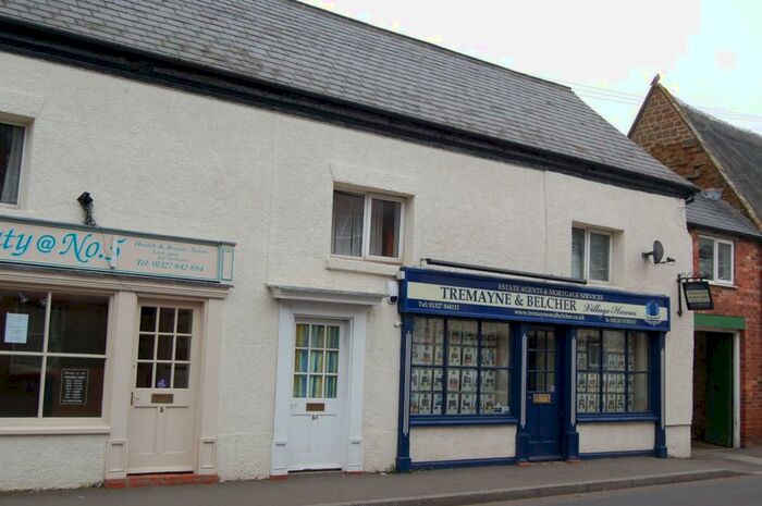 2 Bedroom Flat To Rent In High Street, Long Buckby, Northants, NN6