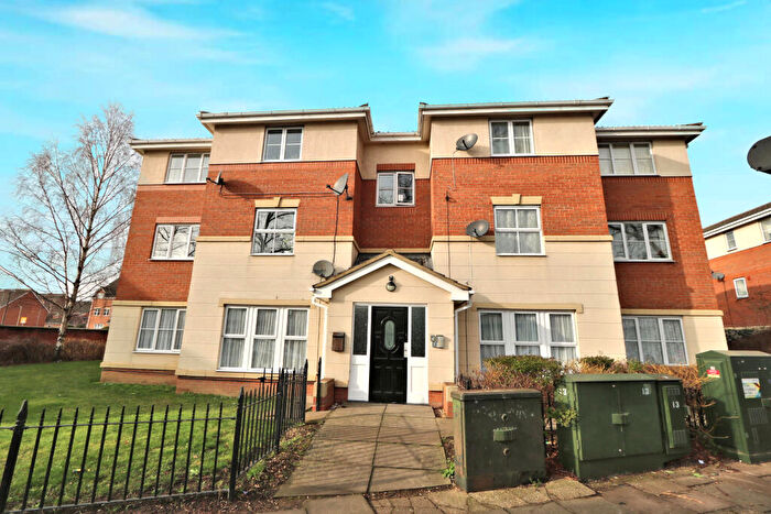 2 Bedroom Flat For Sale In Gillespie Close, Bedford, MK42