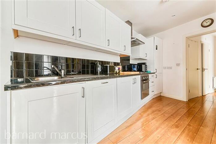 1 Bedroom Apartment To Rent In Furley Road, SE15