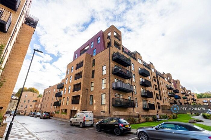 2 Bedroom Flat To Rent In Chichely Heights, London, SE18