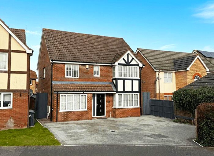 4 Bedroom Detached House For Sale In Acorn Close, Park Farm, TN23