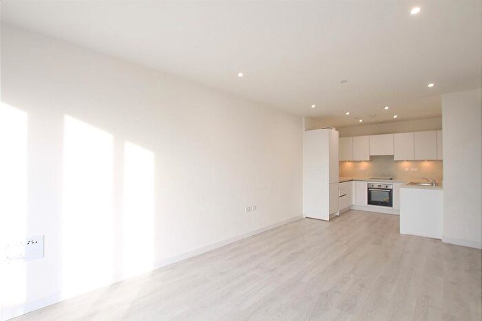 2 Bedroom Flat To Rent In Silverhall House, Alexandra Road, Hounslow, TW3
