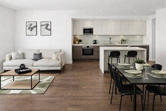 2 Bedroom Flat To Rent In Vanguard Way, London, E17