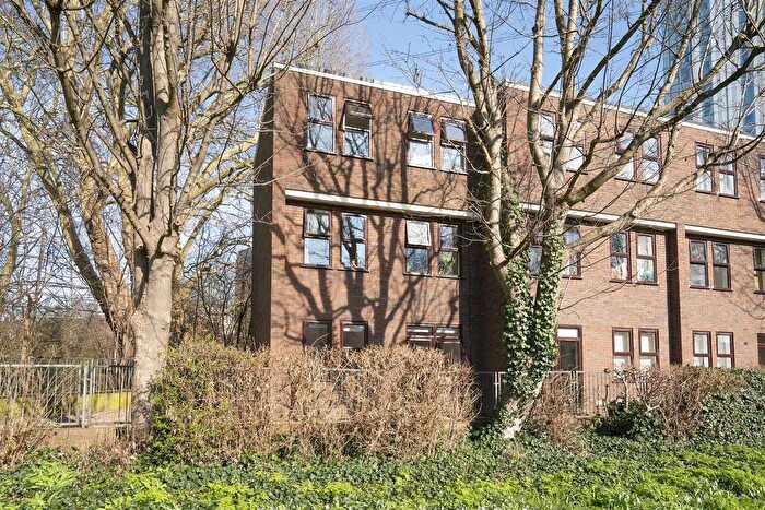 1 Bedroom Flat For Sale In High Street, Colliers Wood, SW19