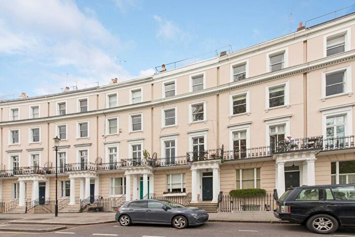 1 Bedroom Flat For Sale In Royal Crescent, Holland Park, W11