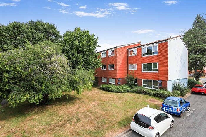 2 Bedroom Flat To Rent In Welbeck Close, BN22