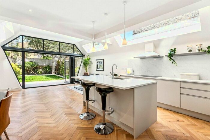 2 Bedroom Flat To Rent In Wardo Avenue, Munster Village, SW6