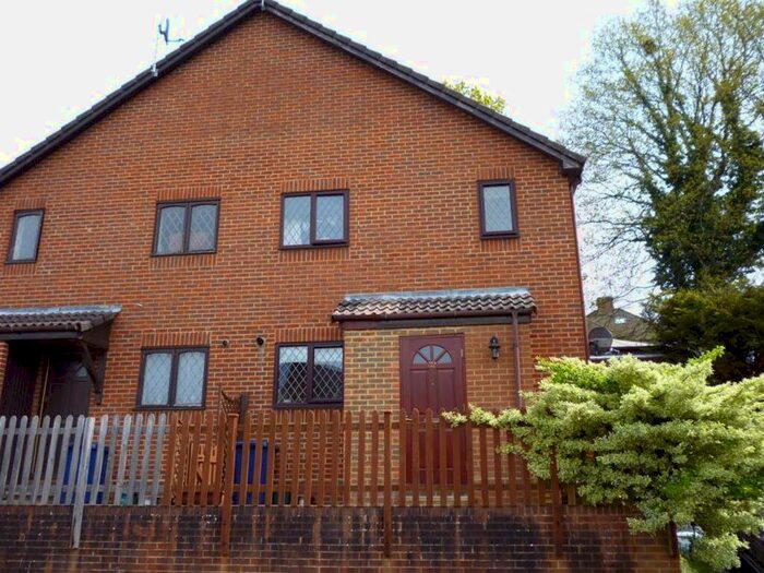 2 Bedroom Semi-Detached House To Rent In Mill Close, Haslemere, GU27