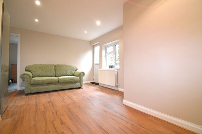 1 Bedroom Flat To Rent In Roseacre Road, Welling, DA16