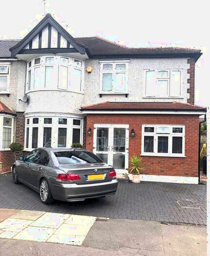 6 Bedroom Terraced House To Rent In Arandora Crescent, Chadwell Heath, Romford, RM6
