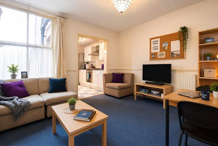 4 Bedroom Terraced House To Rent In Dallas York Rd, Beeston, NG9