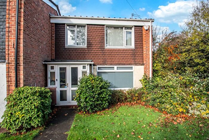 3 Bedroom End Terrace House For Sale In Parkdale Drive, Birmingham, West Midlands, B31