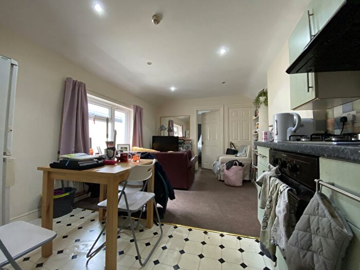 1 Bedroom Flat To Rent In Cyril Crescent, Roath, CF24