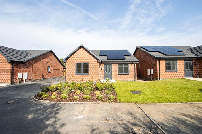 3 Bedroom Detached Bungalow For Sale In Holmgate Road, Clay Cross, Chesterfield, S45