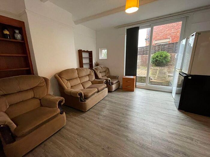 5 Bedroom End Of Terrace House To Rent In Ladysmith Road, Brighton, BN2
