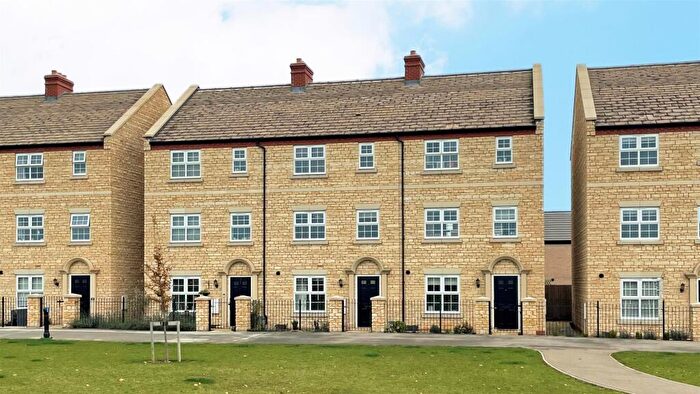 4 Bedroom Town House To Rent In Langton Walk, Stamford, Lincolnshire, PE9